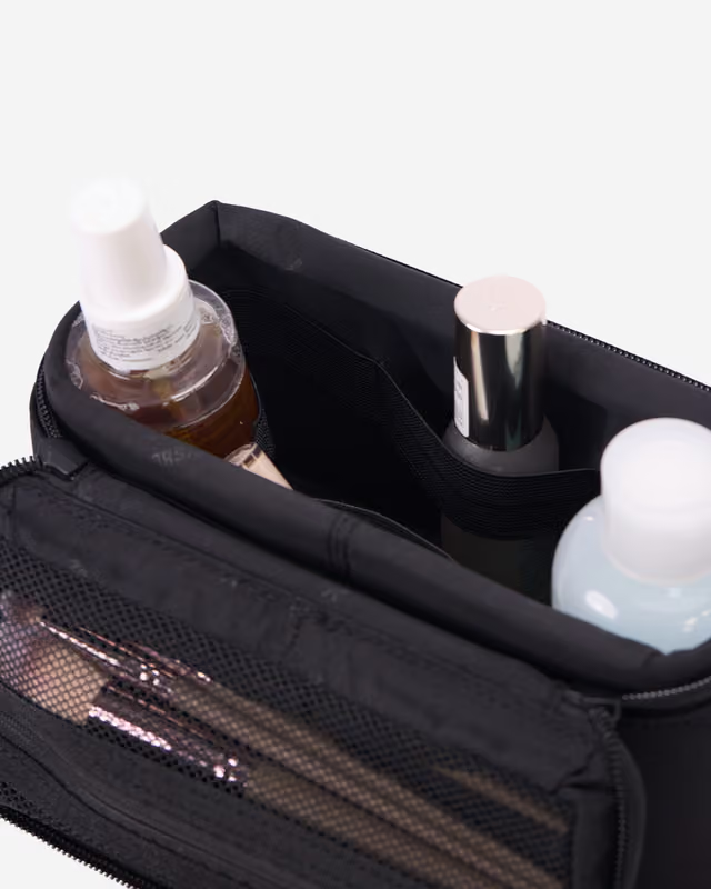 Bash Manila Flex Organizer in Carbon